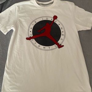 White mans Large Jordan T-SHIRT